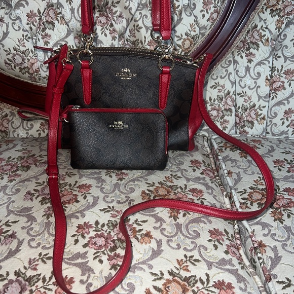 Authentic Coach Small Two way bag and go zippy wallet.Both are Good Condition - Picture 6 of 12